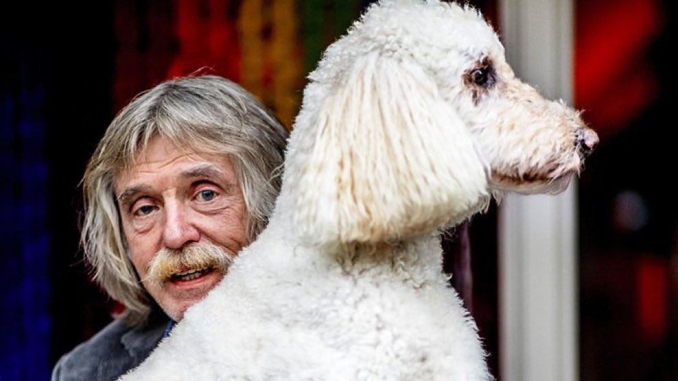 tweethenny's tweet image. Hoe streng Johan Derksen soms spreekt over mensen, zo lief was hij voor Cuby de hond. Sterkte Johan, jouw dier is toch een beetje je kind geworden😢
