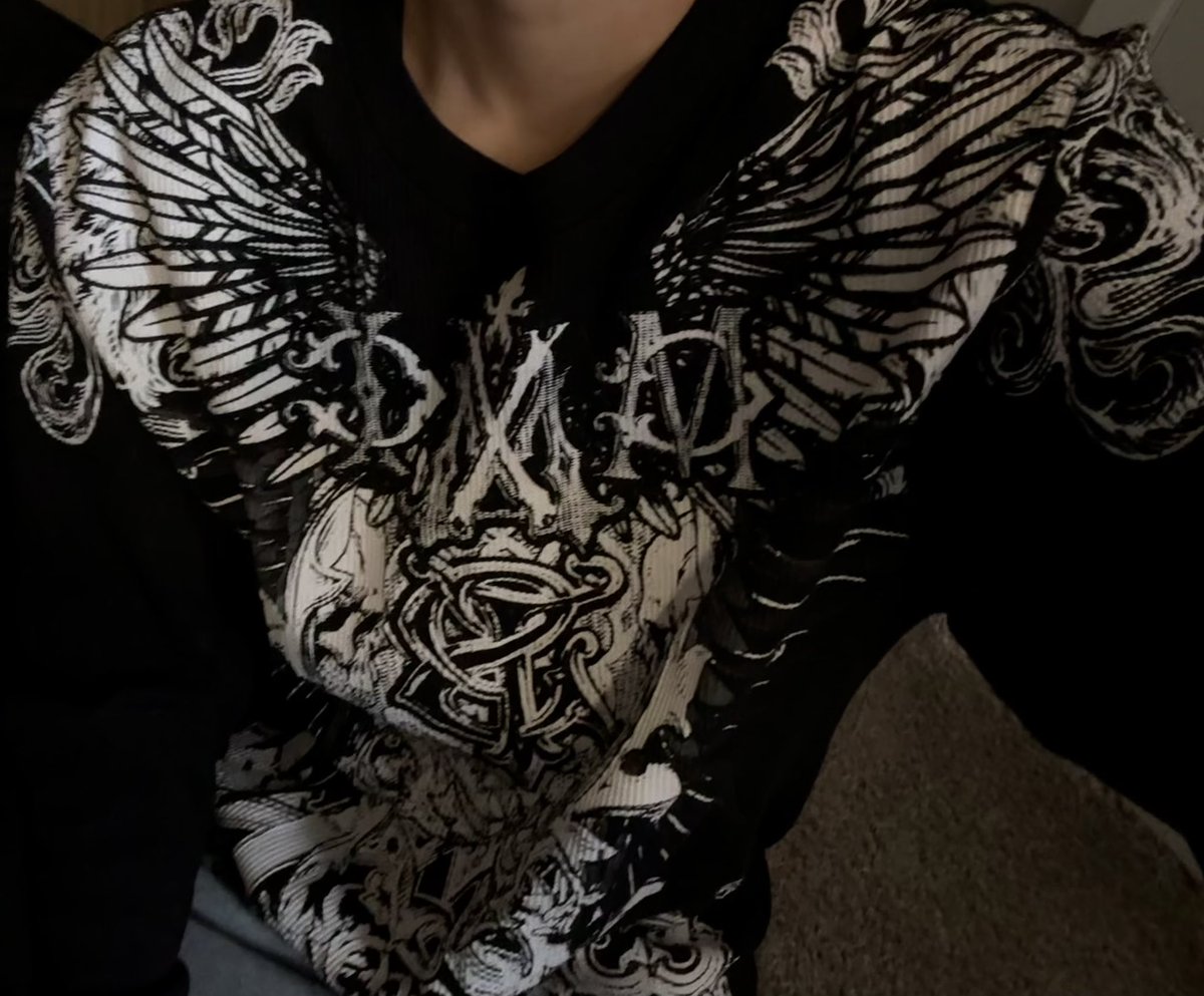 kryptnbf's tweet image. he bites