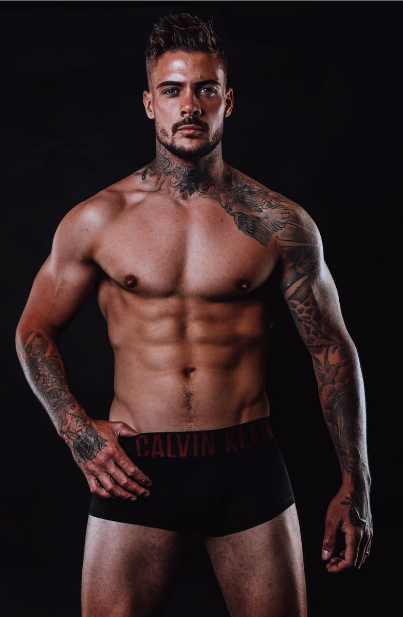Come say hi

#fitness #muscle #handsome #explore #gym #tattoos