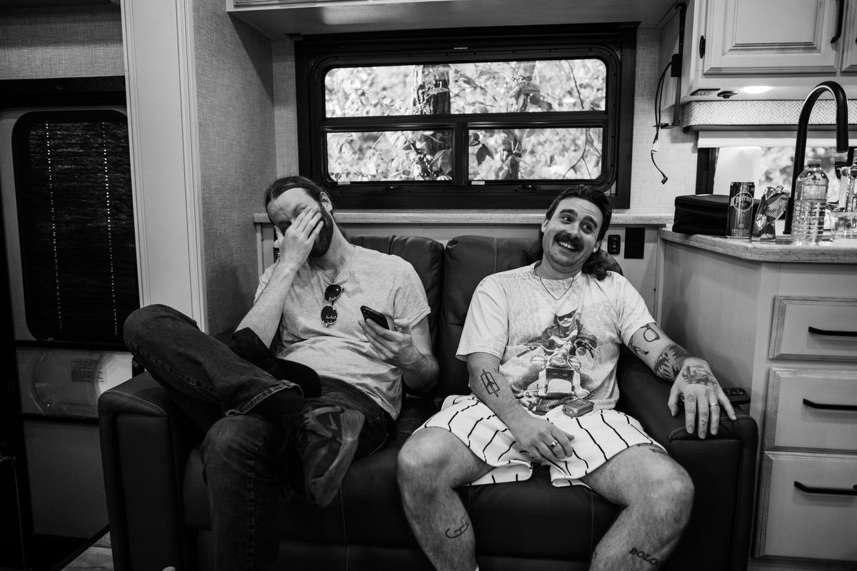 jamesbarkerband's tweet image. JBB + KEE: ROUND ONE
Grab an Advil and a Gatorade. Round two gonna be even wilder
📸 : Sandra-Lee Layden