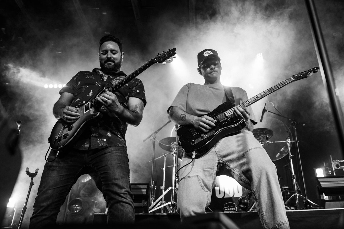 jamesbarkerband's tweet image. JBB + KEE: ROUND ONE
Grab an Advil and a Gatorade. Round two gonna be even wilder
📸 : Sandra-Lee Layden