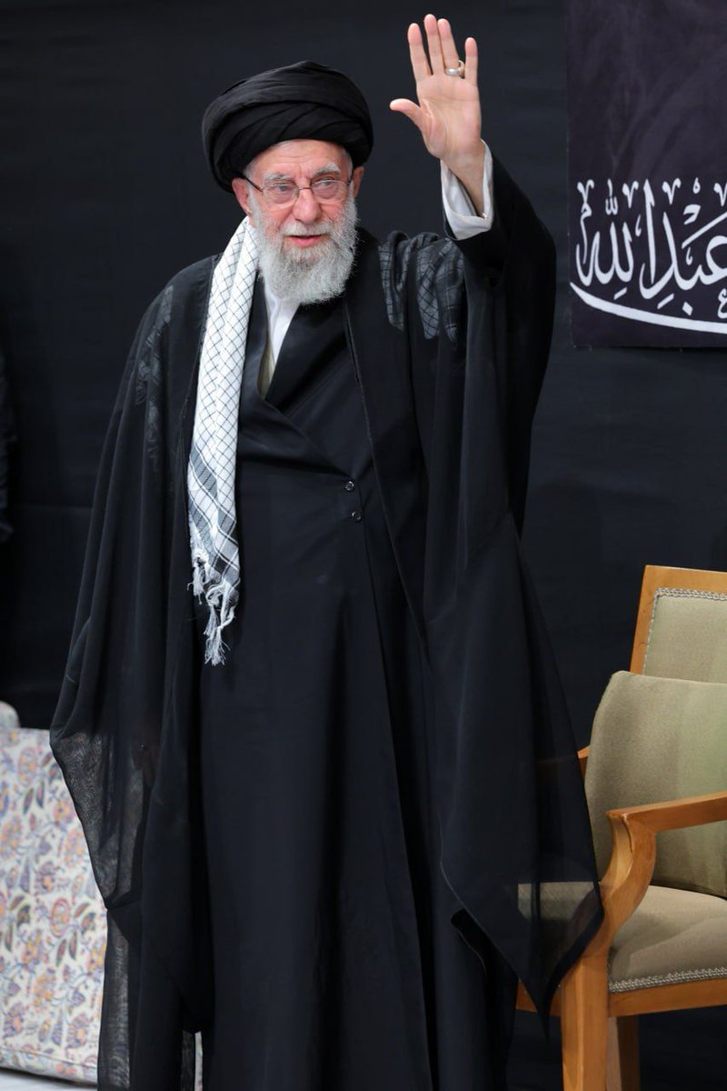 _PouriaFatemi's tweet image. عصا سلاح کلیم است نی سلاح علی
علی بهوقت حوادث عصا نمیخواهد
عصای فتح یدالله ذکر یازهراست
بدون فاطمه فیض از خدا نمیخواهد