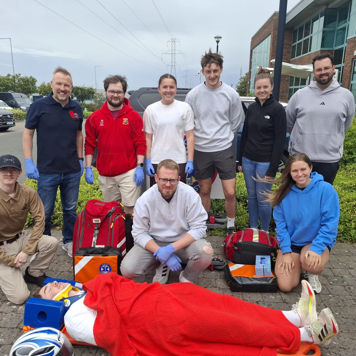 EmergencyTrg's tweet image. The training doesn’t stop !!! We squeezed in an EFR Emergency First Response course this week between our summer EMT courses 🇮🇪 great fun with a lovely bunch of responders
#firstresponders #firstaidtraining #PHECC