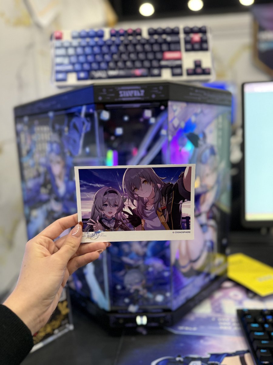 One... Two... Say cheeese 📸

Be sure to stop by and pick up one of our postcards! 

#HonkaiStaiRail | #HYTEAX25
📍Entertainment Hall, E-55