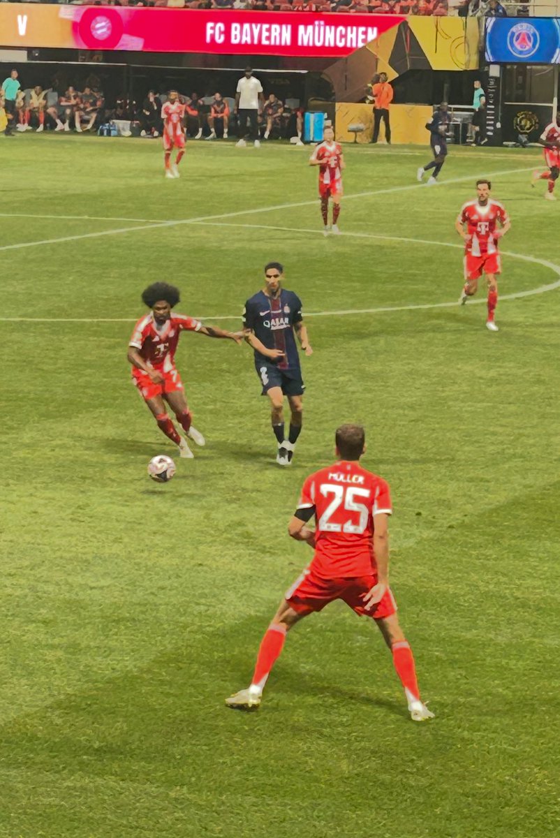 avery_kirkland's tweet photo. Travelled from 🇨🇦 to ATL to watch @FCBayern in person for the first time.  It was not the outcome we wanted, but the fact that I was able to see @esmuellert_ play his final game in a Bayern jersey is such a special moment.  Danke Thomas.  😭❤️
#MIASANTHOMAS #FIFAClubWorldCup https://t.co/4mu0z6i0mM