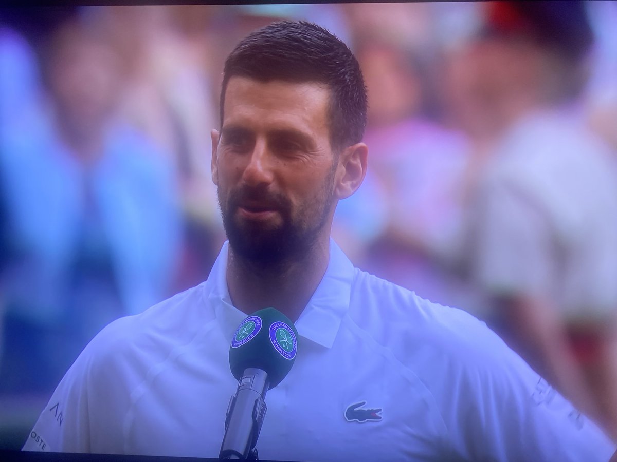 rowenamezzo's tweet image. Huge congratulations to @DjokerNole!
100 wins at #Wimbledon !
And how special to achieve that with his two lovely children in the audience! 👏👏👏