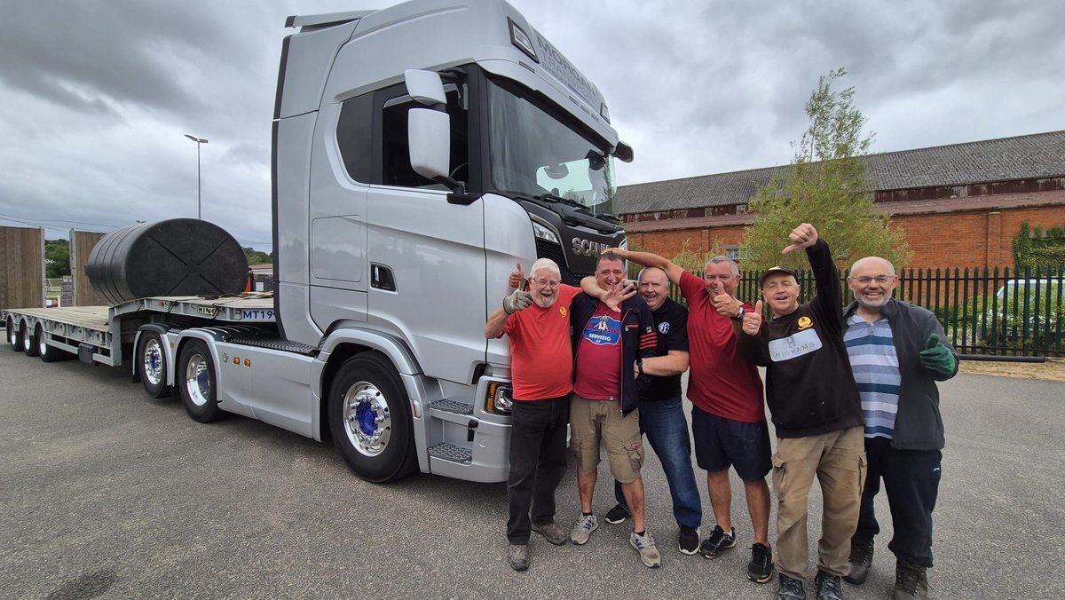 Banbury United FC (@banburyunitedfc) on Twitter photo A huge thank you to <a href="/DidcotTownFC/">Didcot Town Football Club</a> for generously donating a water tank to the Club, and Morgan Transport for safely delivering it earlier today. โค๏ธ๐
Read more: banburyunitedfc.co.uk/news/water-tanโฆ
#UTP | #WeAreUnited A huge thank you to <a href="/DidcotTownFC/">Didcot Town Football Club</a> for generously donating a water tank to the Club, and Morgan Transport for safely delivering it earlier today. โค๏ธ๐
Read more: banburyunitedfc.co.uk/news/water-tanโฆ
#UTP | #WeAreUnited