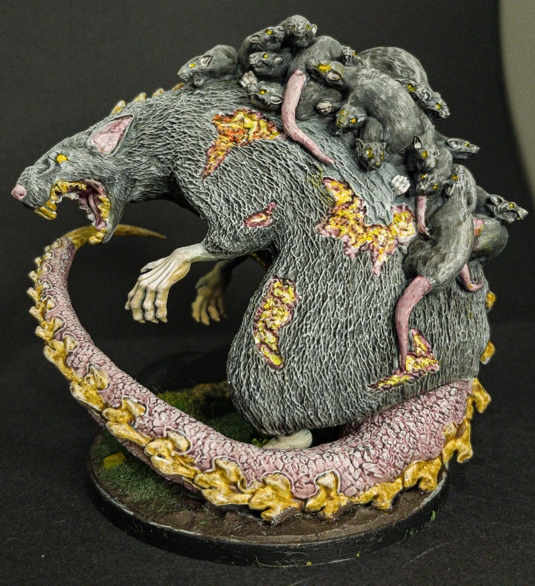 KamoCrin's tweet photo. Oathsworn Into the Deepwood - Broodmother

#miniaturepainting #oathswornintothedeepwood https://t.co/iiEJN2udBG