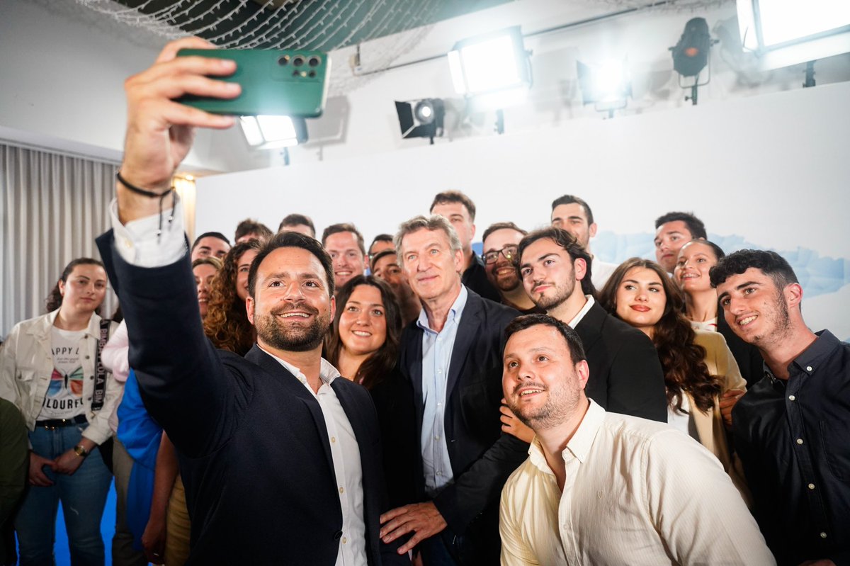 💙 Enhorabuena, presidente <a href="/NunezFeijoo/">Alberto Núñez Feijóo</a>.
Revalidas el liderazgo de un proyecto que une, construye y defiende a España con firmeza y responsabilidad.
Desde Nuevas Generaciones de Asturias, todo nuestro apoyo.
#21CongresoNacionalPP
#TomaPartidoPorEspaña