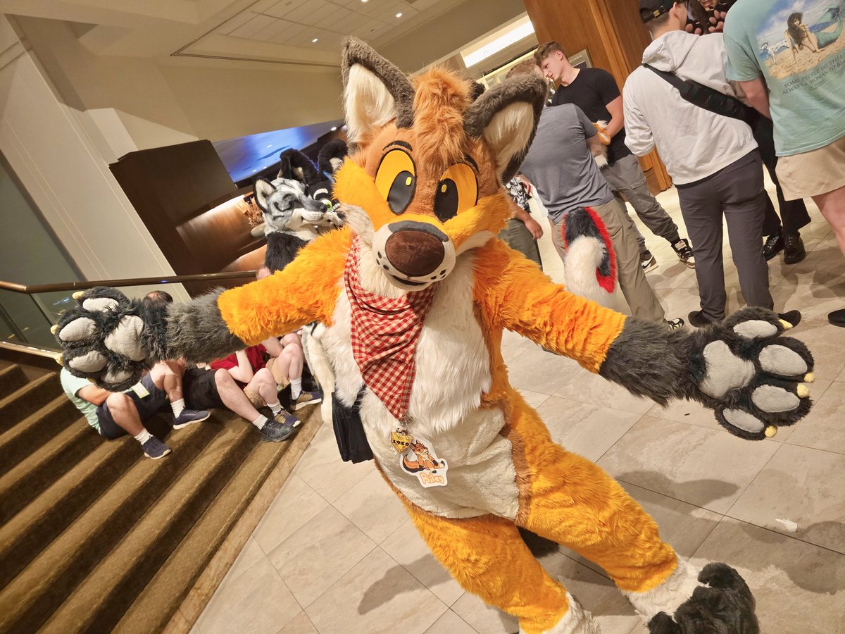 That’s a wrap for me folks, gonna start heading out shortly!!

Anthrocon was a real blast, although short, had lotta fun seeing friends! 

Until next time, I will be at Megaplex :3