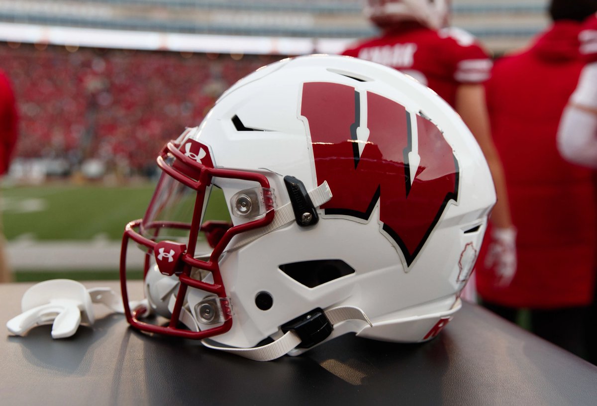 TDPresentsYT's tweet image. Final 3 schools for CFB 26 Online Dynasty. Thoughts?

Utah State. Nice aesthetics &amp;amp; joining the Pac-12. Semi rebuild

Wisconsin Badgers. Big 10 &amp;amp; the only D1 team in their state so recruiting could be fun

UCF. &apos;little bro&apos; of Florida. New unis. Big 12 = lots of points