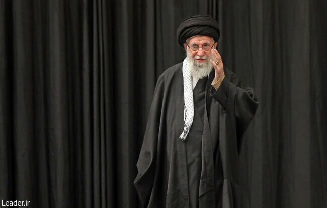 rrghadi01's tweet image. اللّهُمَّ اجْعَلْ زَعیمَنا في دِرعِکَ الْحَصینَةِ الَّتي تَجعَلُ فیها مَن تُریدُ
