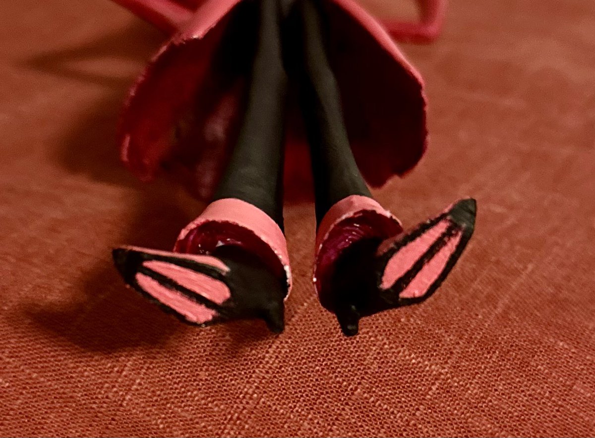 sparkinthestars's tweet image. I got my hands on a 3D printer and made some choicessss!!!
He’s a little rough around the edges. I made a makeshift monocle and I had to use some clay in areas that broke off, but overall I had a fun time bringing him to life! ❤️
3D model can be found on Etsy by AaromeArt…
