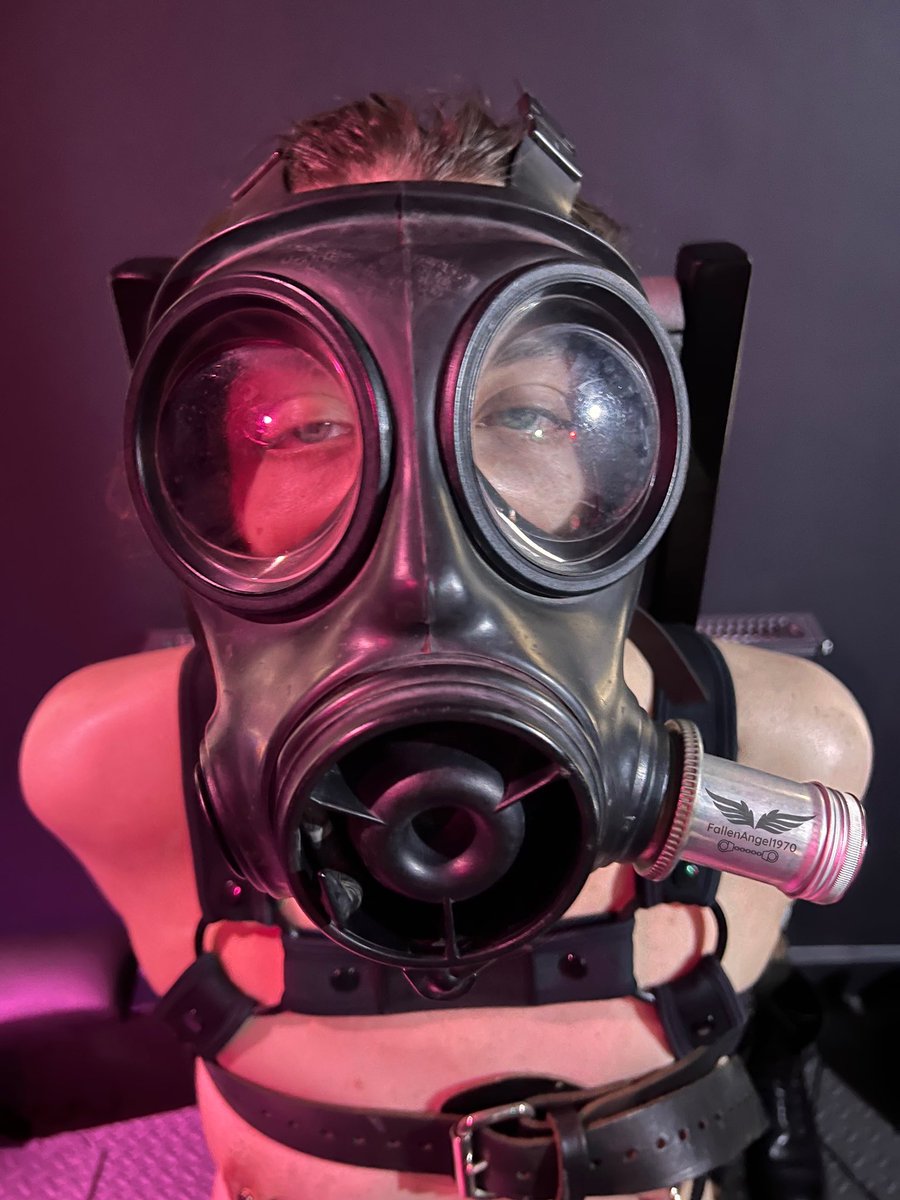 How much poppers can one sub take…