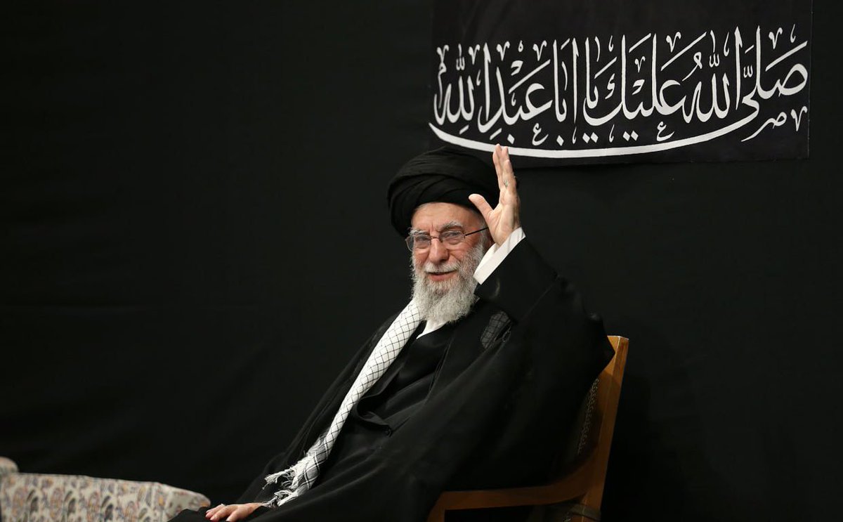 seyyedoona's tweet image. اینگونه ظاهر شدن رهبر انقلاب در
بحبوحه جنگ و تهدید فقط یک معنا دارد؛
خدا از تمامی ابرقدرتهای جهان بزرگتر است …
#HERO