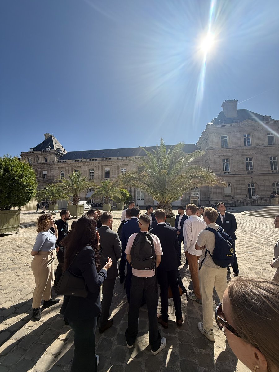 RNJAlsace's tweet image. 🏛️ Merci au Sénateur @C_Szczurek pour cette visite du Palais du Luxembourg.
Une belle occasion de se replonger dans l’histoire de cette institution et de rappeler l’importance du #Sénat au cœur de notre République.

#RNJ #RNJAlsace