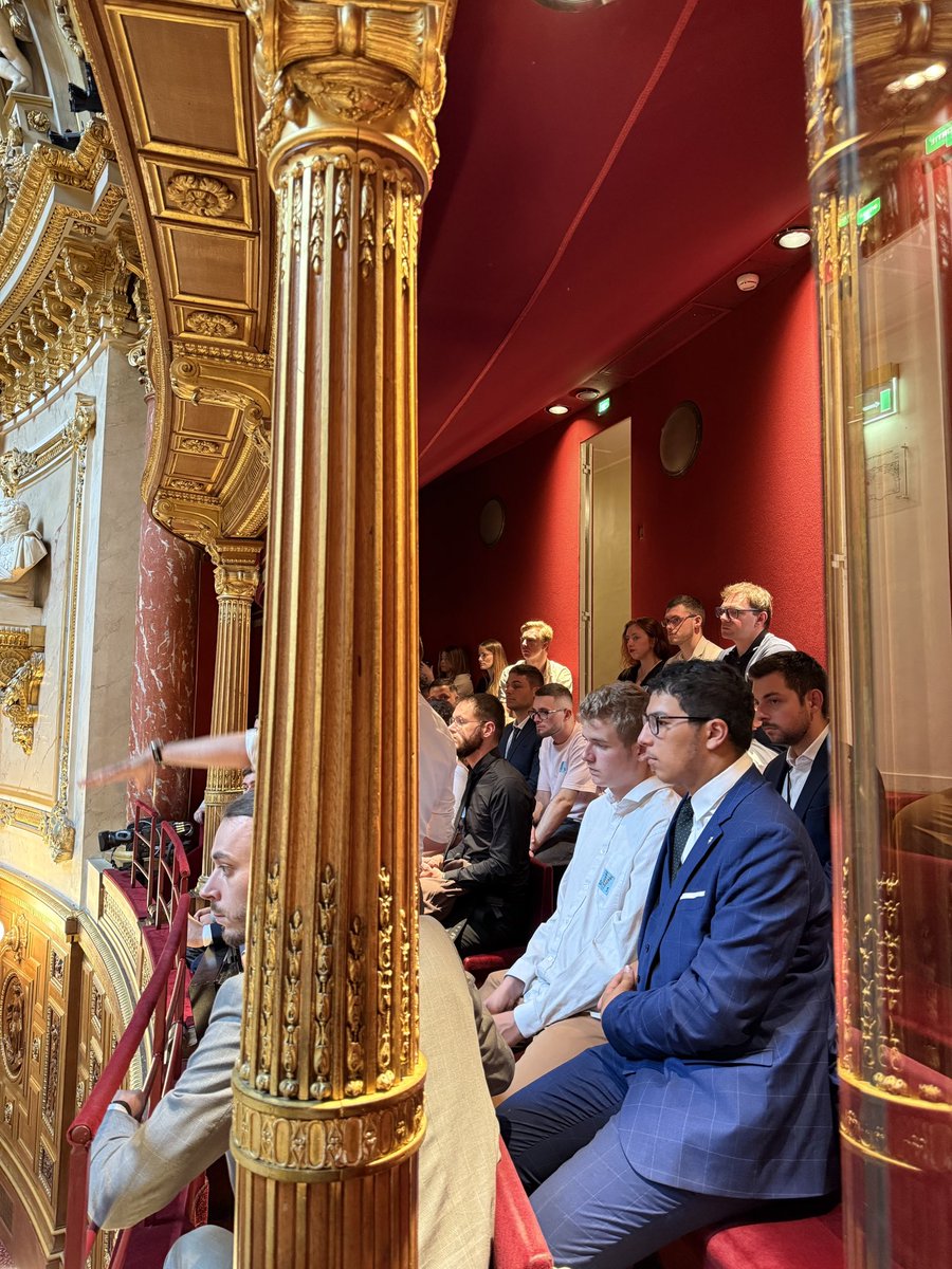 RNJAlsace's tweet image. 🏛️ Merci au Sénateur @C_Szczurek pour cette visite du Palais du Luxembourg.
Une belle occasion de se replonger dans l’histoire de cette institution et de rappeler l’importance du #Sénat au cœur de notre République.

#RNJ #RNJAlsace
