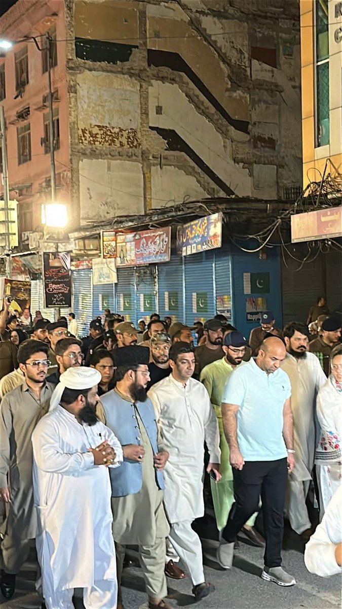 صوبائی وزیرتعلیم رانا سکندر حیات صاحب نے وزیراعلی پنجاب کی ہدایت پر اج فیصل آباد کا دورہ کیا جس میں انہوں نے مختلف مقامات پر یوم عاشورہ سے متعلقہ انتظامات کا جائزہ لیا۔ اس موقع پر MSF کے ضلعی صدر ہاشم خان ڈویژنل صدر وسیم منج سینئر نائب صدر حارث نجیب بھی ان کے ہمراہ تھے۔