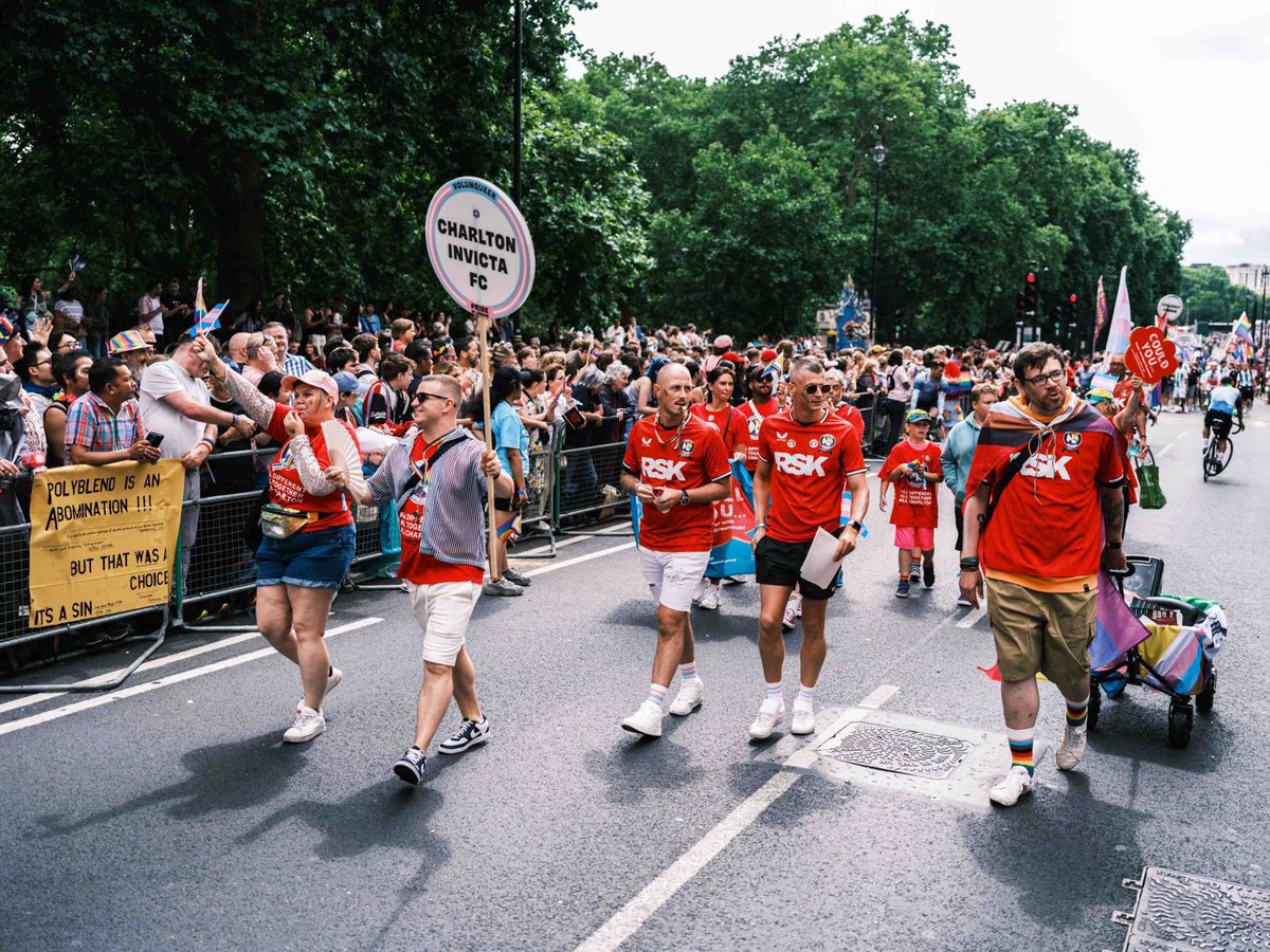 Charlton Invicta FC (@charltoninvicta) on Twitter photo This <a href="/PrideInLondon/">Pride in London</a> we have one simple message | FOOTBALL IS FOR EVERYONE.
We must make our voices heard. We disagree with our the exclusion on trans participation in football. We won't be silenced.
Let Trans Women Play. π©΅ππ€π©΅ππ€
<a href="/CharltonEDI/">Equality, Diversity & Inclusion</a> | #catc | #pride This <a href="/PrideInLondon/">Pride in London</a> we have one simple message | FOOTBALL IS FOR EVERYONE.
We must make our voices heard. We disagree with our the exclusion on trans participation in football. We won't be silenced.
Let Trans Women Play. π©΅ππ€π©΅ππ€
<a href="/CharltonEDI/">Equality, Diversity & Inclusion</a> | #catc | #pride