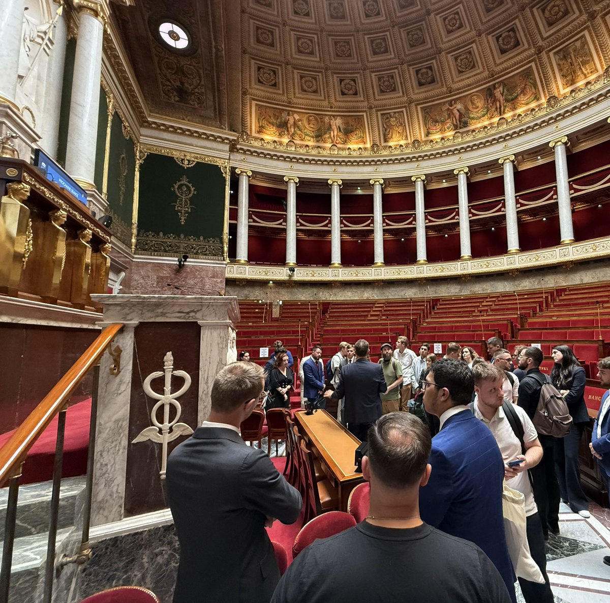 RNJAlsace's tweet image. 🇫🇷 Merci à @Th_Bnrdt, notre député alsacien, pour cette visite de l’Assemblée nationale.
Un moment privilégié pour découvrir les coulisses de cette institution essentielle et mieux comprendre le rôle fondamental de l’Assemblée dans la vie démocratique de notre République.

#RNJ