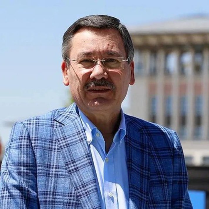 beehaber's tweet photo. Melih Gökçek: "Hırsız deyince aklınıza kim geliyor?" https://t.co/Eb0f8yZqQI