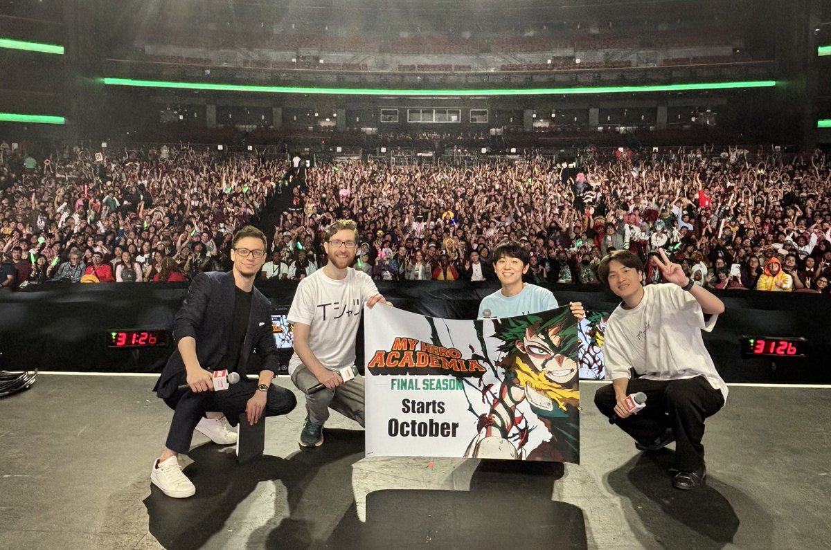daydreamernessa's tweet image. #mha #ax2025
-Horikoshi-sensei delivered new Deku drawing but Yoritomi-san said he went beyond and delivered 6 hours late 😭
-Horikoshi fave anime adaption S2 Todoroki using left side for first time
-Horikoshi has more time tobe involved in S8 expect “emotional layering”