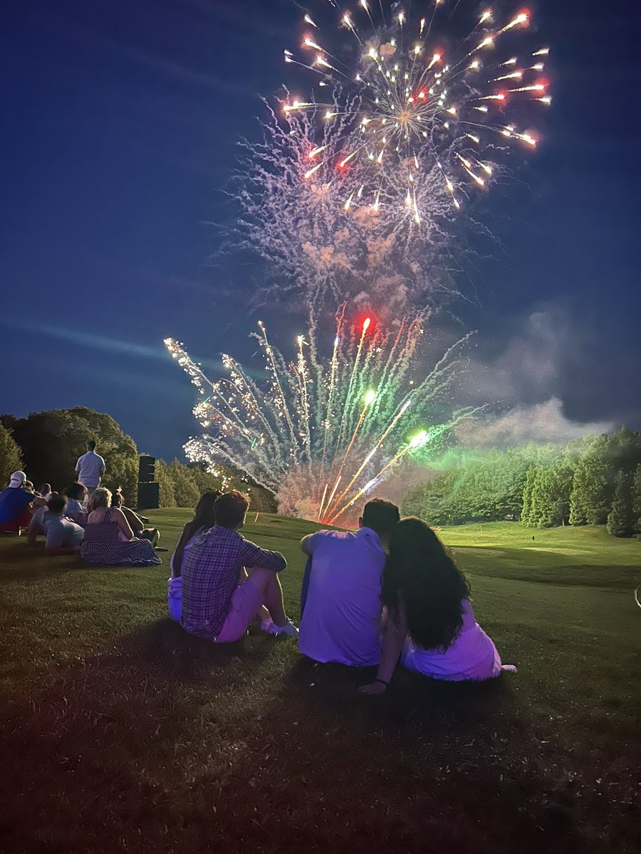 What a night! Thanks to everyone who came out to make this Fourth of July one to remember. 🇺🇸☀️ the weather couldn’t have been more perfect, a beautiful day to celebrate freedom, family, and friends🎇🍔

#westchester #4thofjuly #trumpgolf