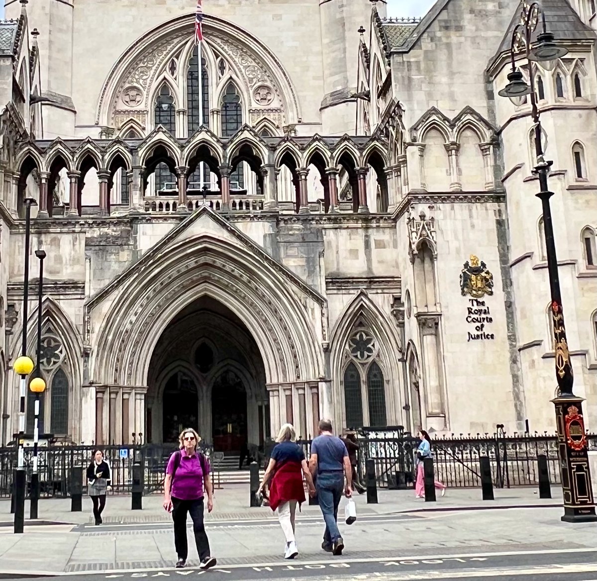 sue_wilkinson's tweet image. Sharing @KitzingerCelia's world this week: Royal Courts of Justice, Inns of Court, & First Avenue House - where I attended a Court of Protection hearing (my first)