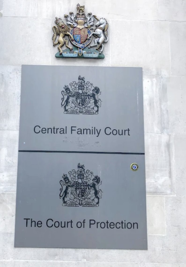 sue_wilkinson's tweet image. Sharing @KitzingerCelia's world this week: Royal Courts of Justice, Inns of Court, & First Avenue House - where I attended a Court of Protection hearing (my first)