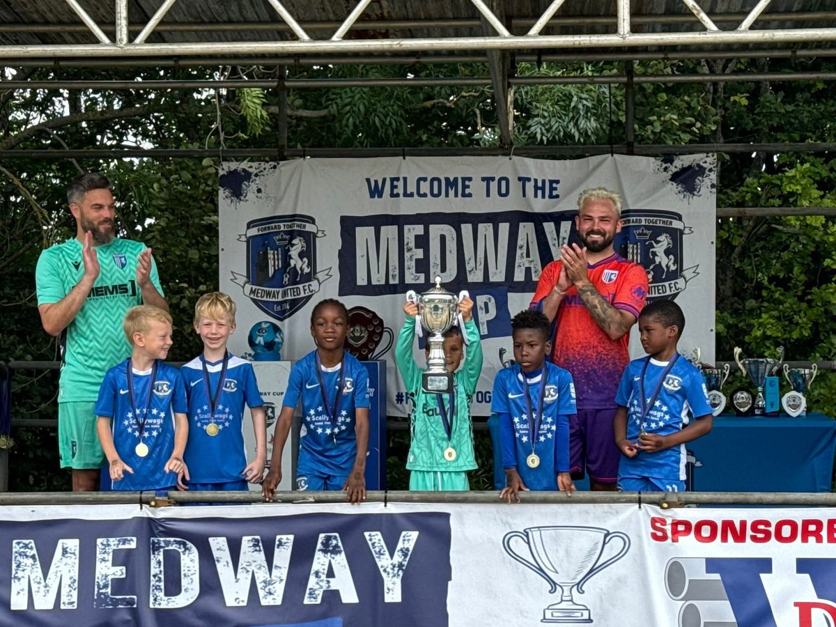 Medway United FC (@medwayutd) on Twitter photo <a href="/TheGillsFC/">Gillingham FC</a> <a href="/JoeComper/">Joe Comper</a> <a href="/ShannonGalinson/">Shannon Galinson</a> <a href="/BradGalinson/">Brad Galinson</a>
Amazing from the Club today. Please thank Gareth and the whole squad. All the kids where buzzing. <a href="/TheGillsFC/">Gillingham FC</a> <a href="/JoeComper/">Joe Comper</a> <a href="/ShannonGalinson/">Shannon Galinson</a> <a href="/BradGalinson/">Brad Galinson</a>
Amazing from the Club today. Please thank Gareth and the whole squad. All the kids where buzzing.