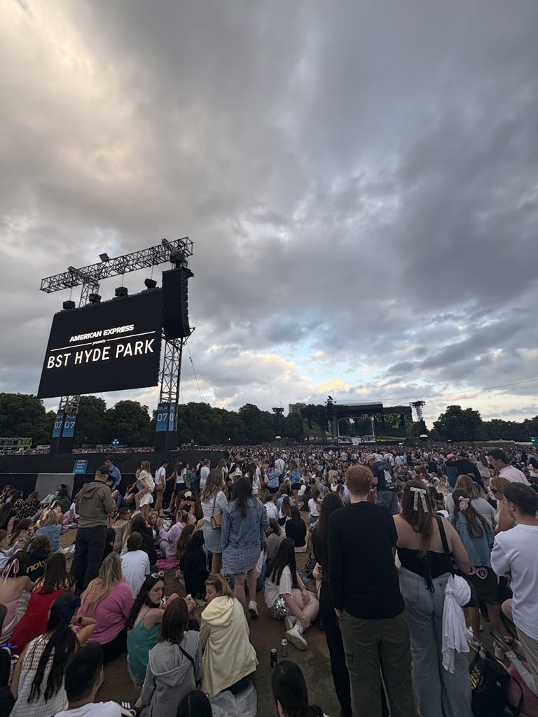 so excited to announce sabrina carpenters bringing me out tn