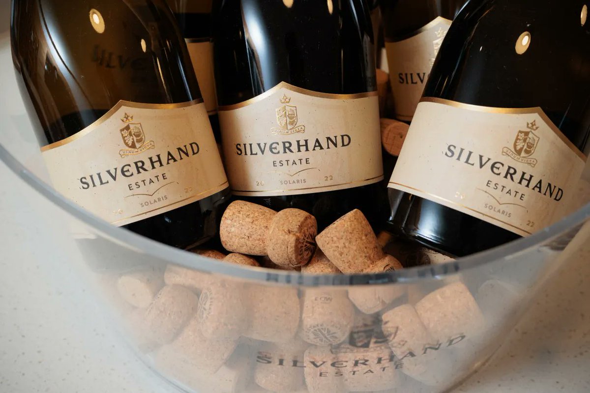 300 hectares of vines, cutting-edge technology, and vegan-friendly English wine. Silverhand in Kent is the UK’s largest single estate organic vineyard - where innovation meets nature in every glass.
Discover more in the July edition of #VineyardMagazine. #EnglishWine #KelseyMedia