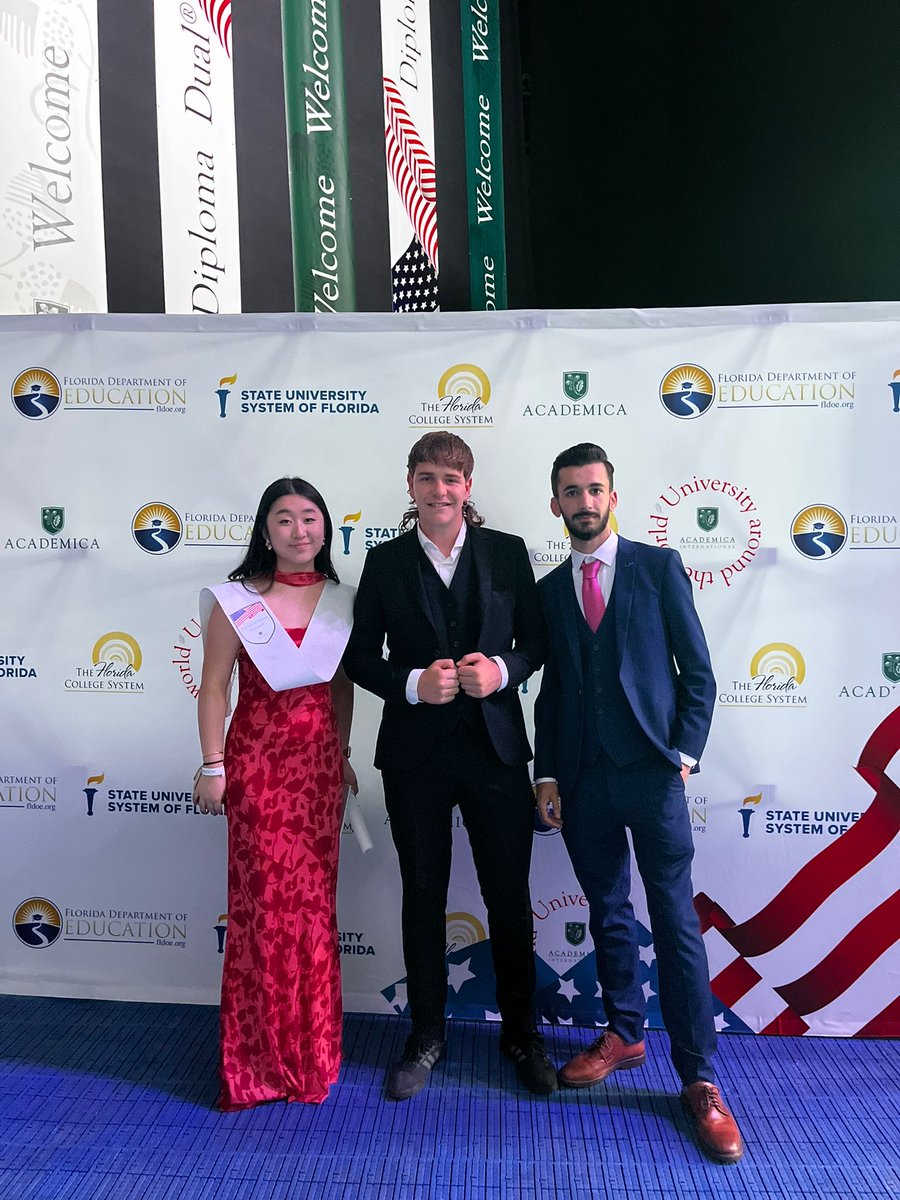 LaMennaisSantaMaria (@smiportu) on Twitter photo Gure Dual Programaren ikasleek bere graduazioa ospatu dute.
El alumnado del Programa Dual de Bachillerato Americano de Santa María Ikastetxea ha recibido su Diploma Americano.
Congratulations!!!!
#EtorkizunariBegira <a href="/KristauEskola/">Kristau Eskola</a> Gure Dual Programaren ikasleek bere graduazioa ospatu dute.
El alumnado del Programa Dual de Bachillerato Americano de Santa María Ikastetxea ha recibido su Diploma Americano.
Congratulations!!!!
#EtorkizunariBegira <a href="/KristauEskola/">Kristau Eskola</a>