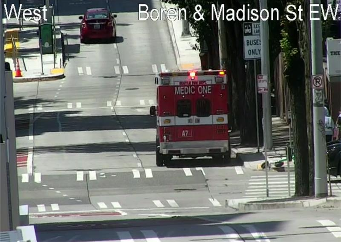 Va chạm trên Madison St ở vị trí thứ 9 chặn làn