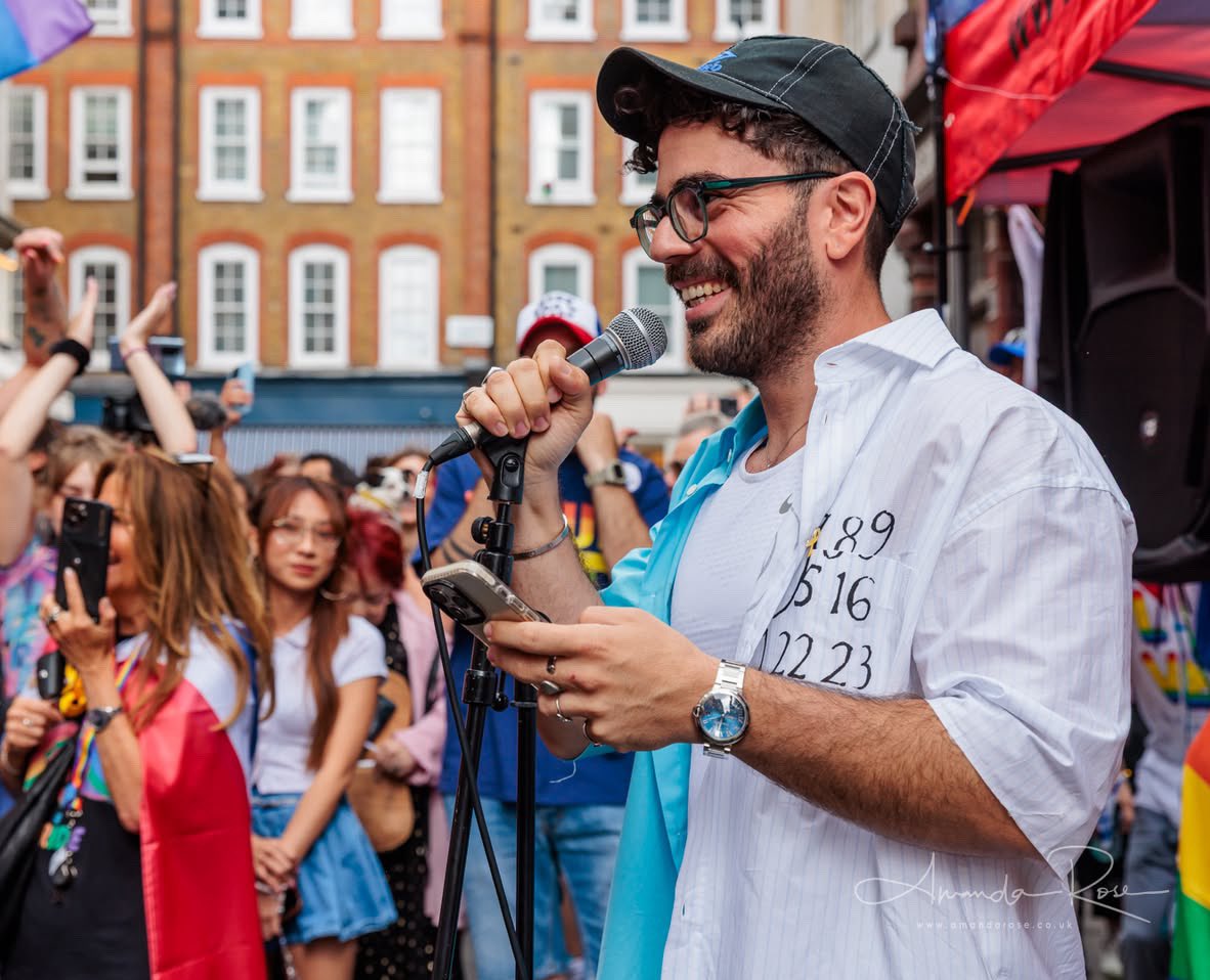 Hen Mazzig (@henmazzig) on Twitter photo I know some at #Pride London were angry by the sight of Israeli flags.
Meanwhile, they waved flags from regimes that imprison, torture, and execute gay people.
You’re not “inclusive” if your pride excludes Jews. And no, we’re not going anywhere. 😘
<a href="/StopTheHate_UK/">Stop The Hate UK</a> I know some at #Pride London were angry by the sight of Israeli flags.
Meanwhile, they waved flags from regimes that imprison, torture, and execute gay people.
You’re not “inclusive” if your pride excludes Jews. And no, we’re not going anywhere. 😘
<a href="/StopTheHate_UK/">Stop The Hate UK</a>