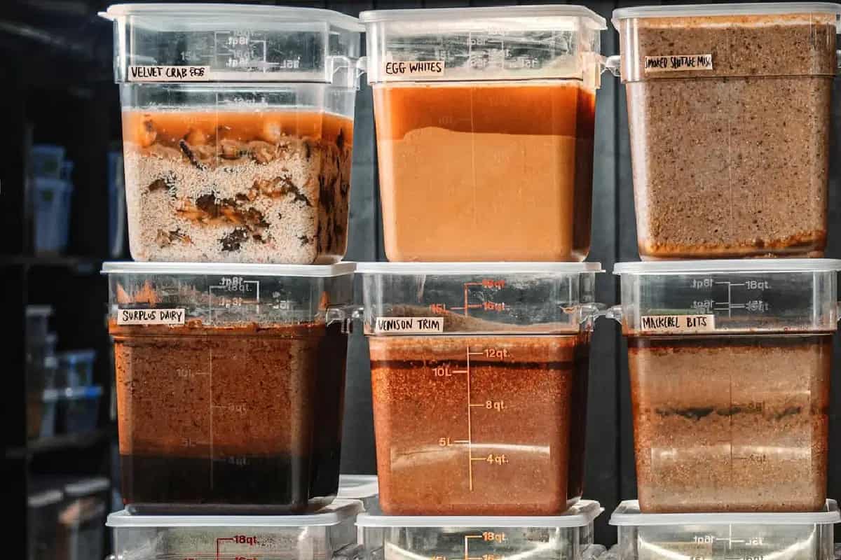 ♻️ Este restaurante es considerado el primero "cero residuos" del mundo.

Ubicado en lo más profundo de Londres, en Hackney Wick (un rincón industrial inglés que transformaron en un hub para creativos y cervecerías artesanales) se encuentra un espacio gastronómico único que