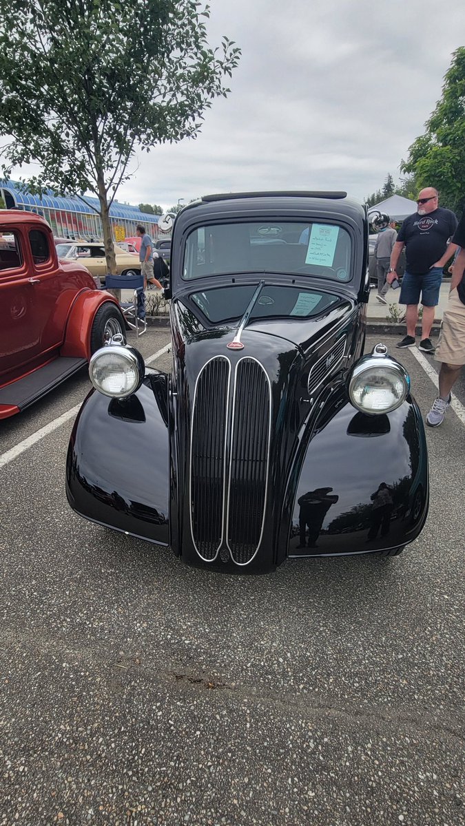 Paradeguy's tweet image. The BCHRA custom & classic car/truck show in the @Elementscasinosurrey parking lot
@VancouverSun @CityofSurrey @CloverdaleNews @cloverdalebia @CloverdaleCOC @SurreyNowLeader @DiscoverSurrey @sry604 @surreyps