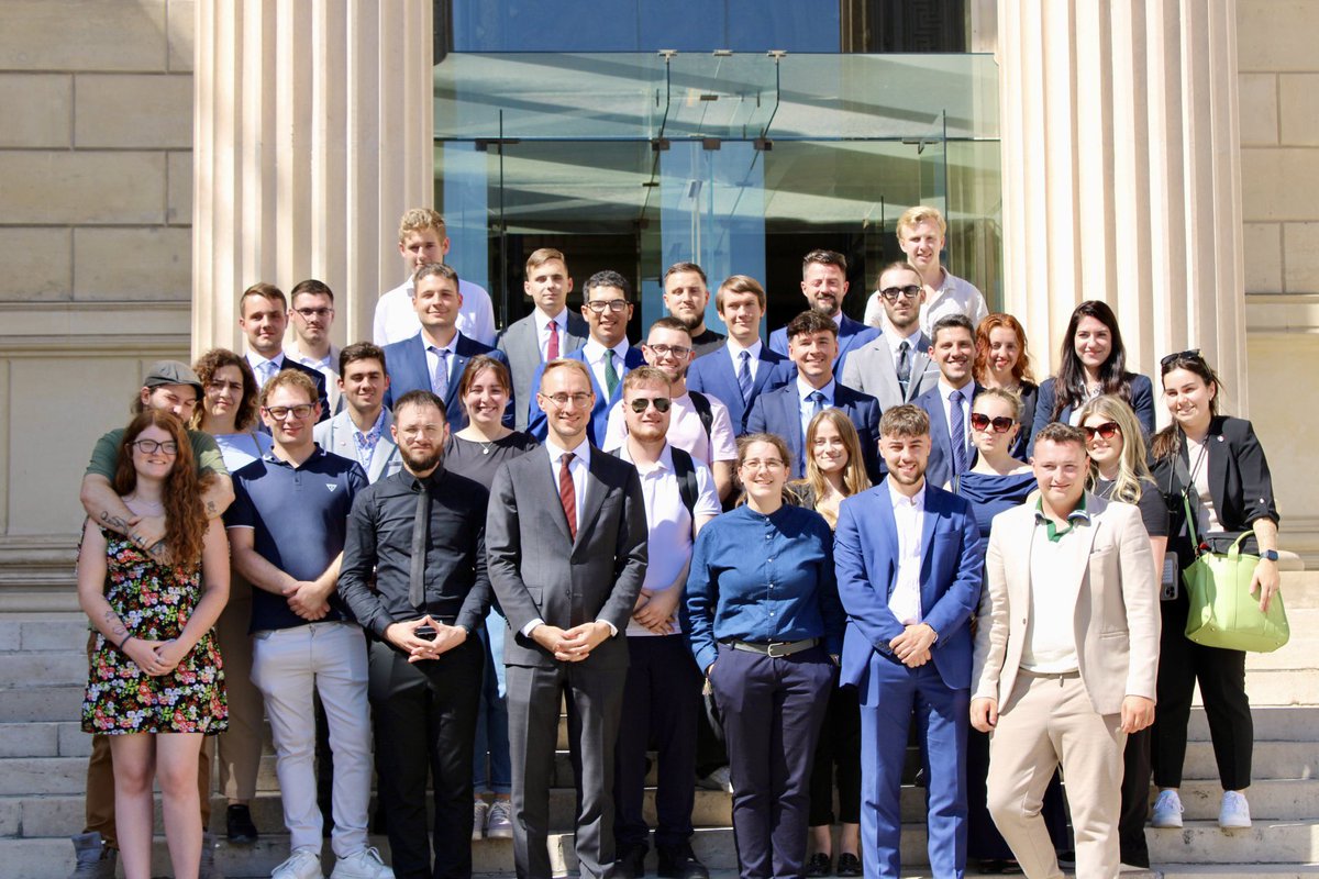 Pinto_Pierre's tweet image. 🏛️🇫🇷 Merci au @C_Szczurek et à @Th_Bnrdt, notre député alsacien, pour ces visites du Palais du Luxembourg et de l’Assemblée nationale.
Deux lieux emblématiques au cœur de notre République, qui nous rappellent l’importance du Parlement et le rôle essentiel de nos institutions dans…