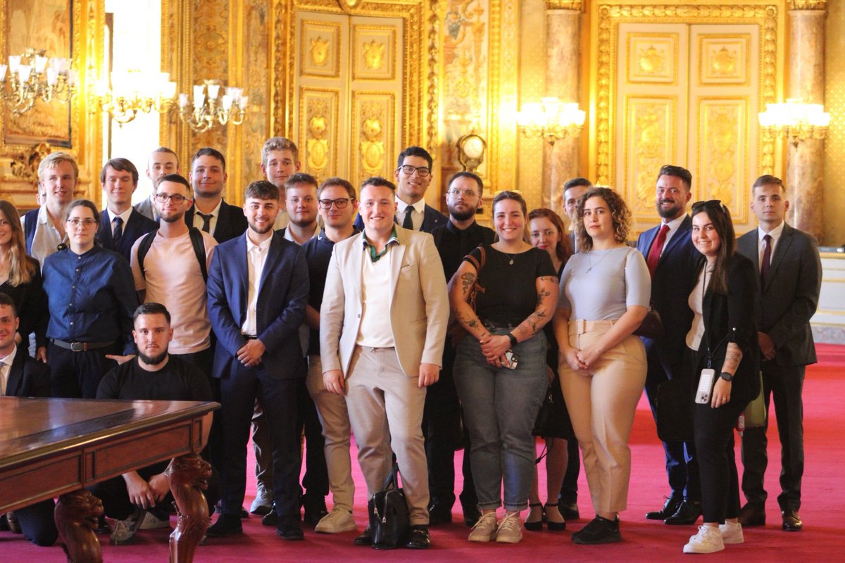 Pinto_Pierre's tweet image. 🏛️🇫🇷 Merci au @C_Szczurek et à @Th_Bnrdt, notre député alsacien, pour ces visites du Palais du Luxembourg et de l’Assemblée nationale.
Deux lieux emblématiques au cœur de notre République, qui nous rappellent l’importance du Parlement et le rôle essentiel de nos institutions dans…