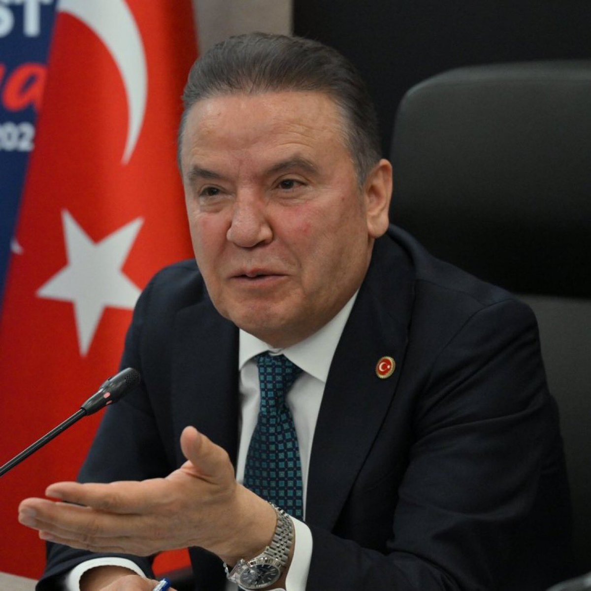 SON DAKİKA | Antalya Büyükşehir Belediye Başkanı Muhittin Böcek tutuklandı.