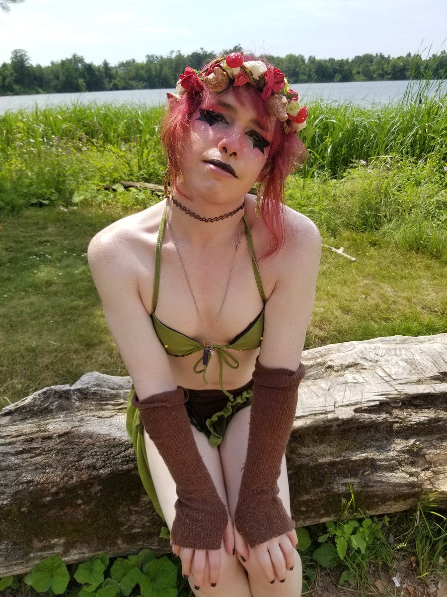 Gracideart's tweet image. fae at the beach :3

y'all better be normal about these
