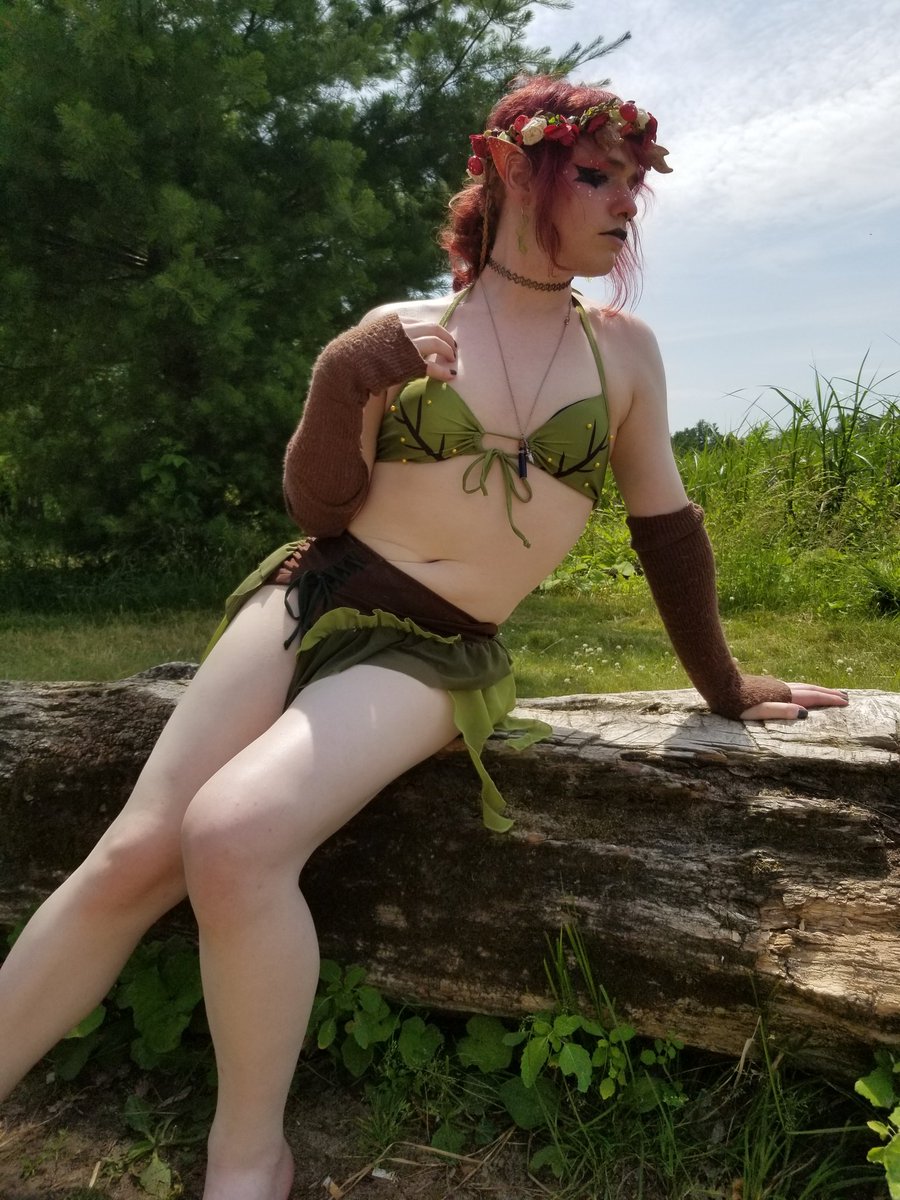 Gracideart's tweet image. fae at the beach :3

y'all better be normal about these