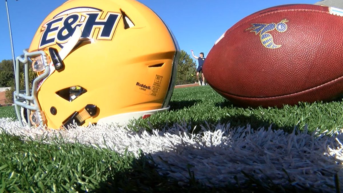 D2 College Football Spotlight (@d2fbspotlight) on Twitter photo The Emory & Henry Offense
In the 1950s, Coach Conley Snidow had <a href="/EmoryHenry_FB/">E&H Football</a> line up with tackles near the numbers, receivers outside them, and almost nothing in the box.
It was one of the most unusual formations of its era, forcing defenses to cover every blade of grass.
⬇️ The Emory & Henry Offense
In the 1950s, Coach Conley Snidow had <a href="/EmoryHenry_FB/">E&H Football</a> line up with tackles near the numbers, receivers outside them, and almost nothing in the box.
It was one of the most unusual formations of its era, forcing defenses to cover every blade of grass.
⬇️