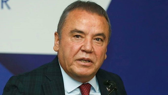🔴#SONDAKİKA 

Antalya Büyükşehir Belediye Başkanı Muhittin Böcek, hakkında yürütülen "rüşvet" soruşturması kapsamında tutuklandı