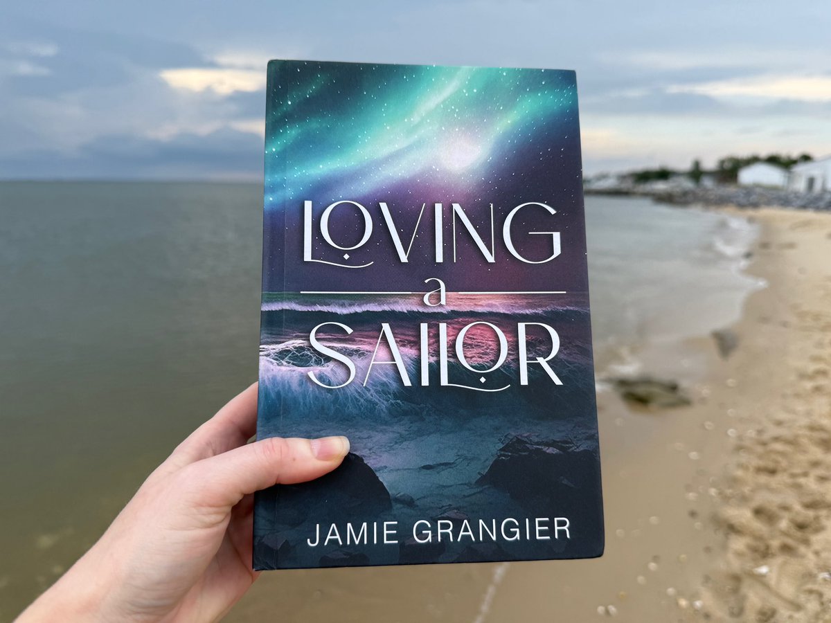 ROMANCE READERS: Joel’s Navy uniform + Portia’s thigh-high leather boots =  🔥 Loving a Sailor is available in multiple formats. amazon.com/Loving-Sailor-… #Author #Romance #RomanceReader #WritersLift #RomanceBook #SteamyRomance #SpicyRomance #BookTwitter #SeasideRomance