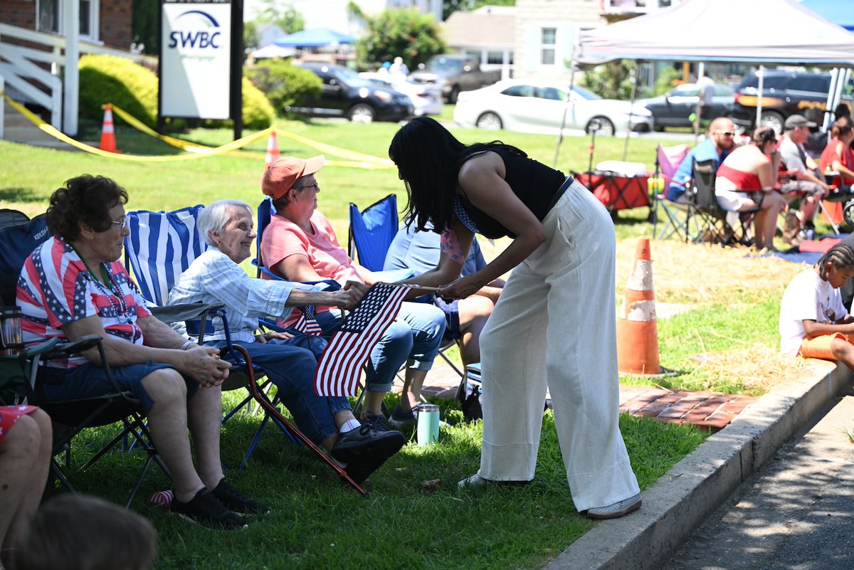 arunamiller's tweet image. The July Fourth spirit is still going strong! Honored to celebrate with Mayor Bill Martin and the people of @havredegrace—birthplace of @CalRipkenJr, decoy capital of the world, and just one vote shy of becoming our nation’s capital.