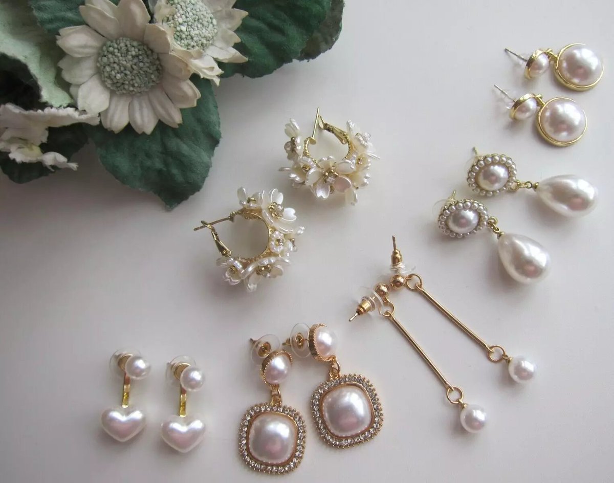 Pearl Diamante Crystal Gold Plated Earrings.
ebay.co.uk/itm/1432412991…