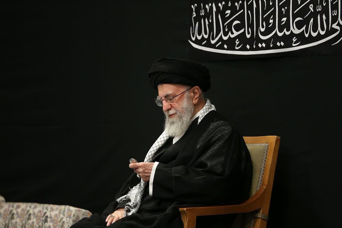FSrkhwsh's tweet image. نظربه ساعتِ خود کَردُ نقشه درسر داشت
تبر به دوشِ کسی از نوادگانِ خلیل
چقدر؟مانده از این بیست و پنج ساله مگر
که محو گردد از عالم نشانِ اسرائیل.
#آذربایجان_حسینی
#ملت_امام_حسین