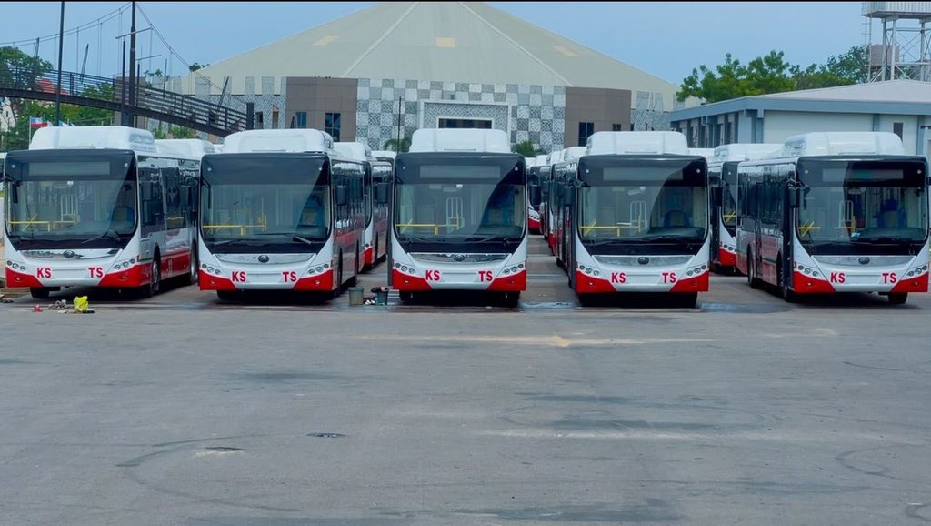 KADUNA UPDATE: Kaduna State Government to launch 10-day free bus service for civil servants and students starting Monday. To ease transportation burden, valid ID cards and uniforms will be required for access.