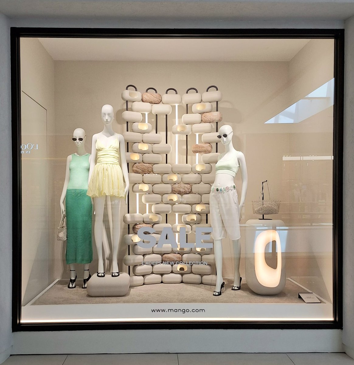 Just 🚀 finished window wall decoration at Mango Store <a href="/AventuraMall/">Aventura Mall</a>
